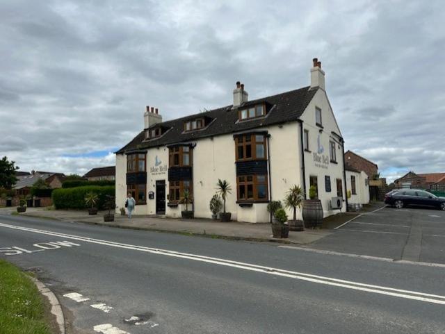 Hotel The Blue Bell Boroughbridge Exterior foto